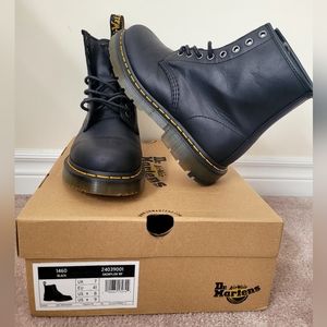 Dr Martins Boots Mens 8 Womens 9
